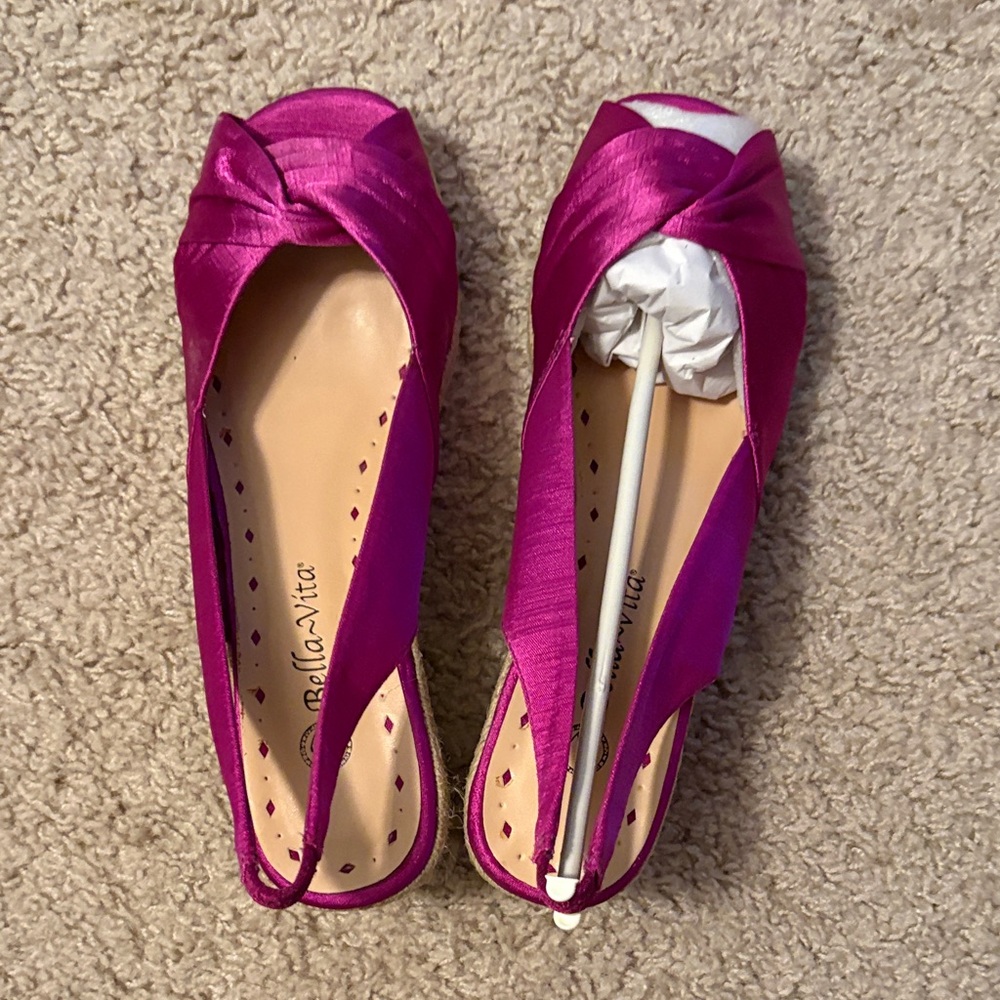 Bella Vita Women's Fuchsia Peep Toe Heels